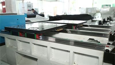 Sierra de cinta CNC